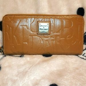 Dooney & Bourke wallet